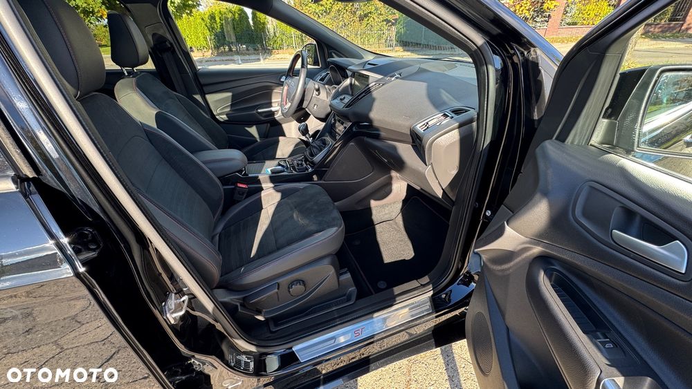 Ford Kuga 2.0 TDCi 4x4 ST-Line - 5