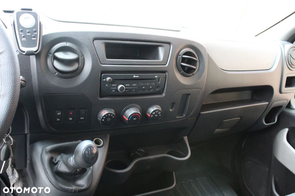 Nissan NV400 - 16