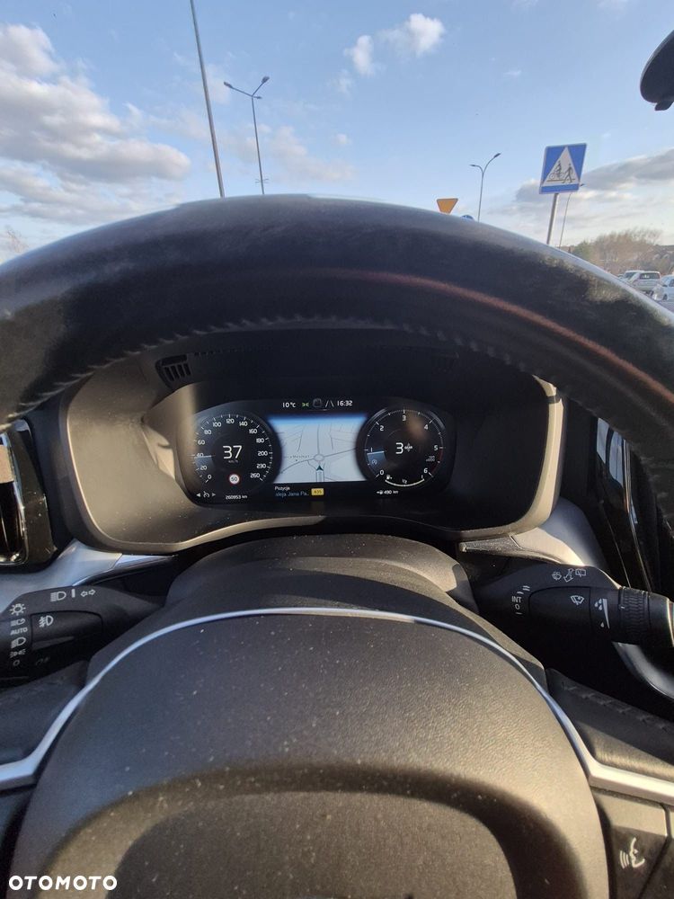 Volvo XC 60 D3 R-Design - 19