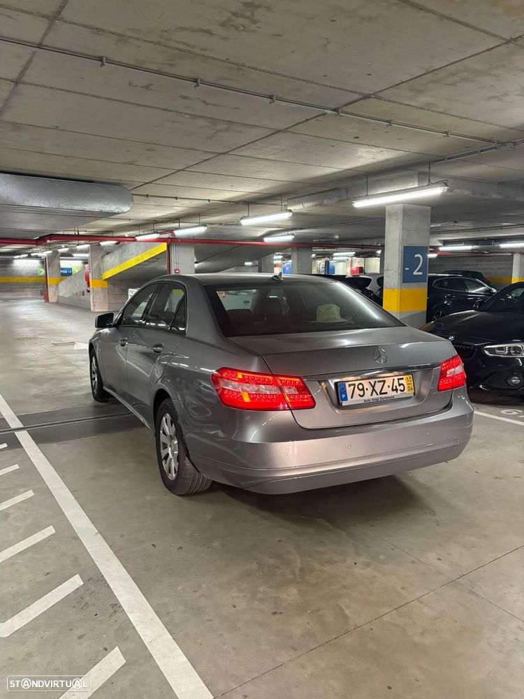 Mercedes-Benz E 220 CDI DPF BlueEFFICIENCY Auto - 3