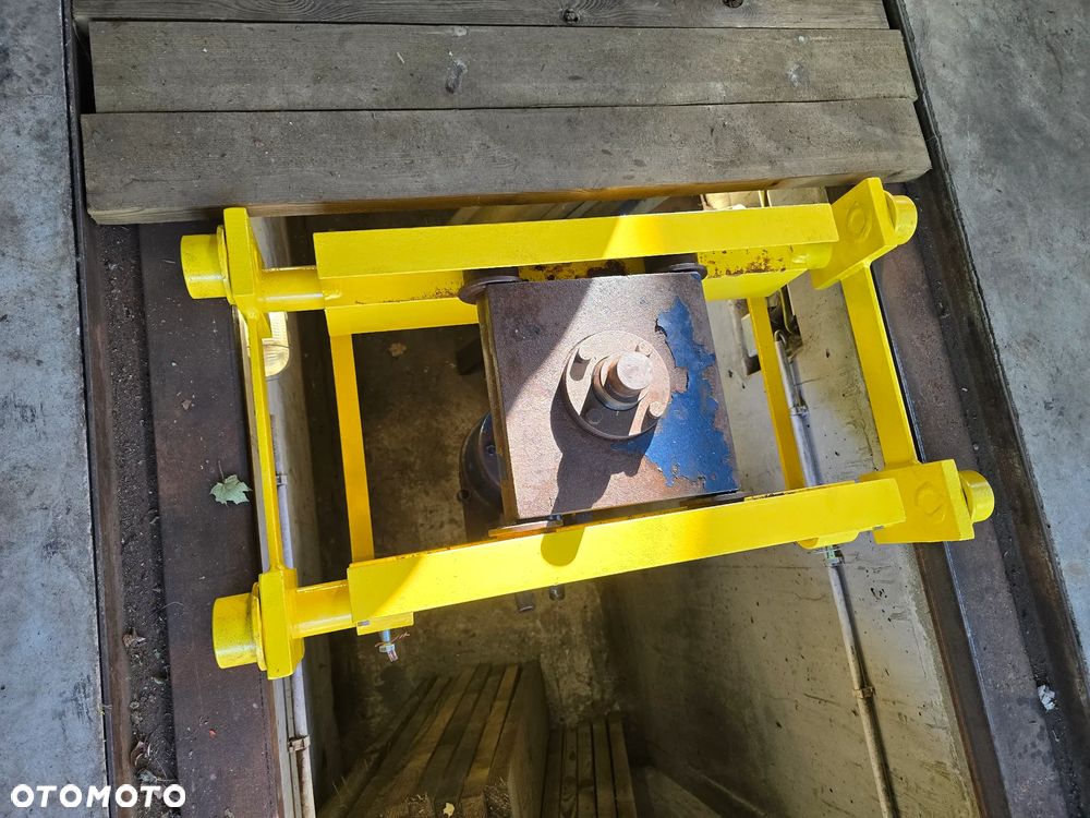 podnośnik kanałowy 11t - 2
