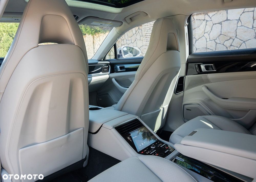 Porsche Panamera - 19