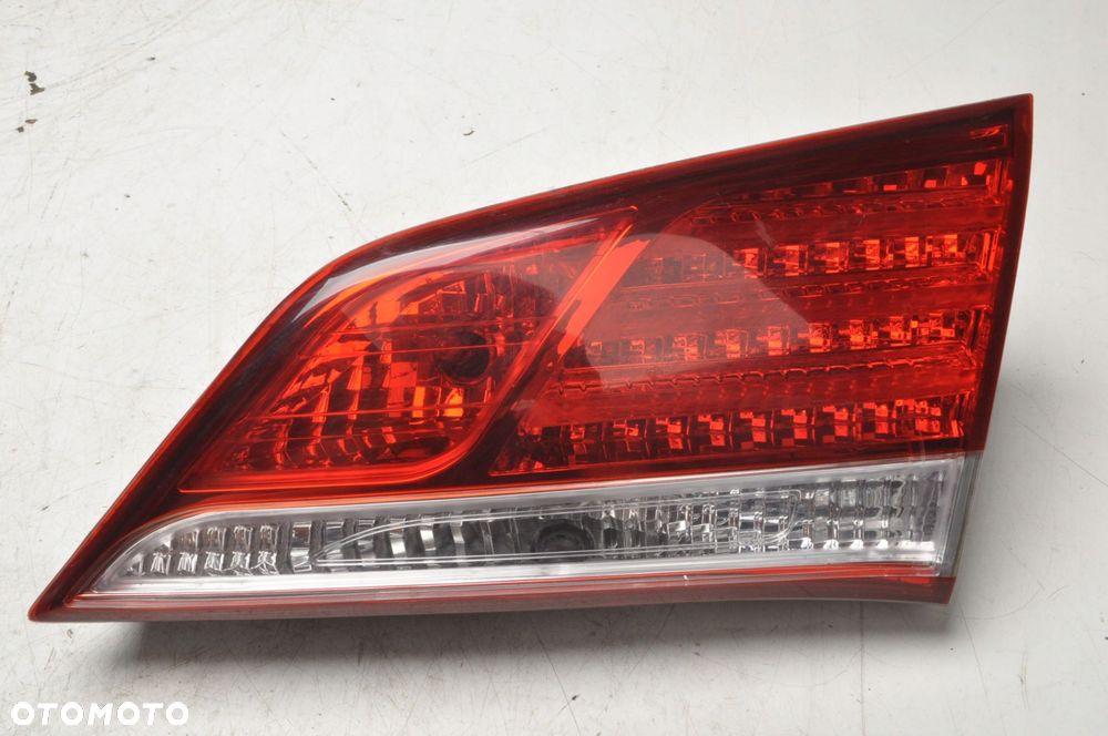 HYUNDAI I40 TYLNA PRAWY TYŁ W KLAPĘ 92404-3Z300 - 1