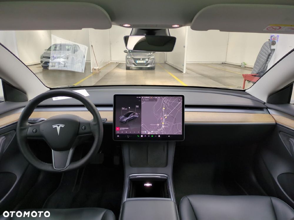 Tesla Model 3 Standard Reichweite Plus Hinterradantrieb - 21