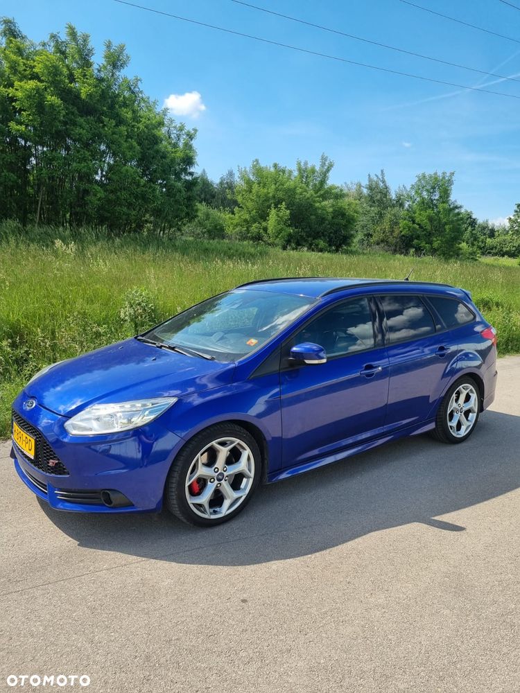 Ford Focus 2.0 EcoBoost ST mit Leder-Sport-Paket - 2
