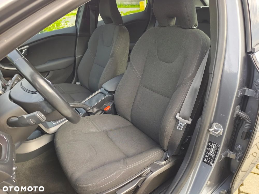 Volvo V40 D2 - 13