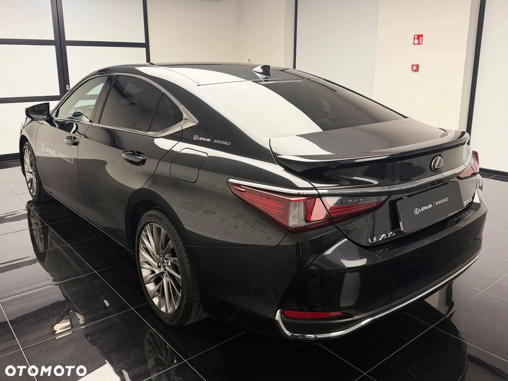 Lexus ES - 8