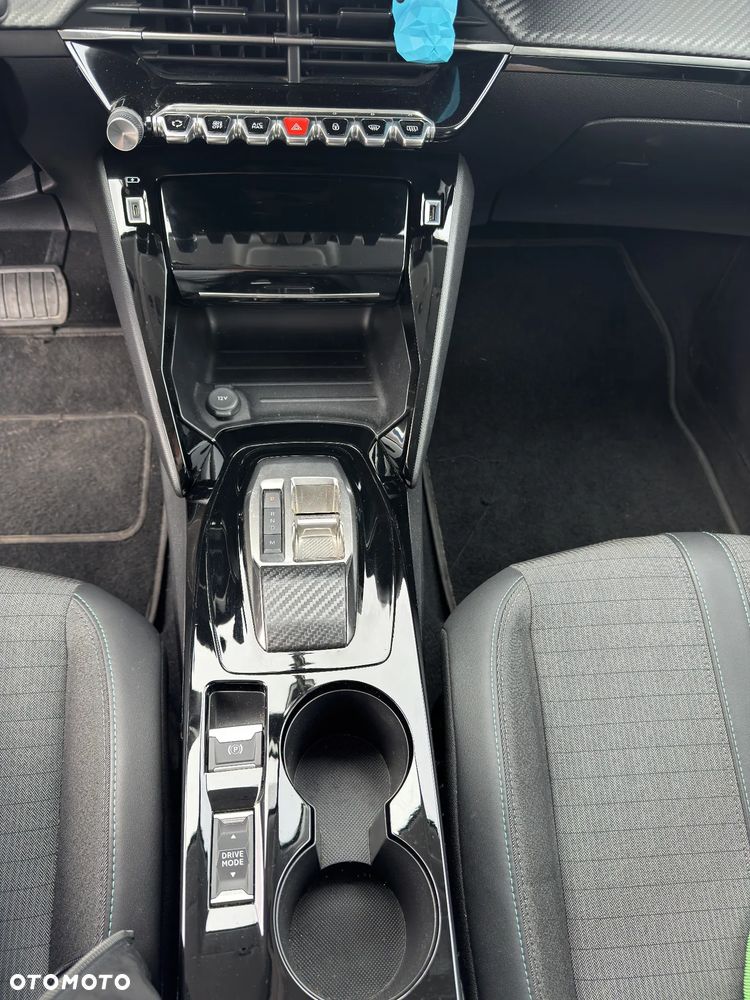 Peugeot 208 PureTech 100 EAT8 Allure - 9