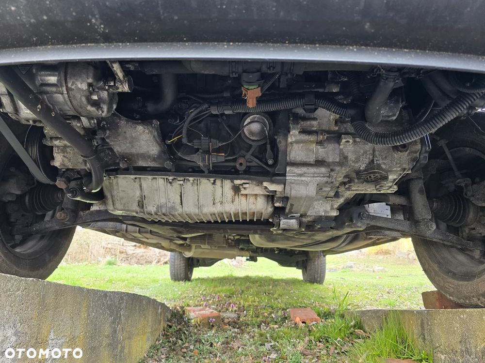 Volkswagen Caravelle Basis / CL - 23