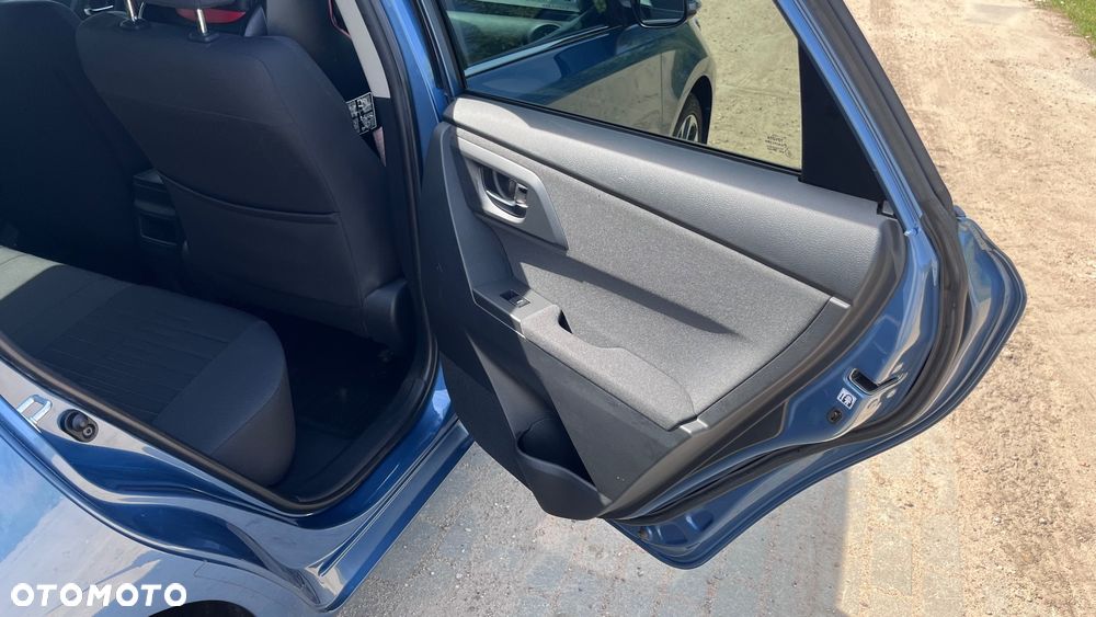 Toyota Auris 1.6 Premium + - 25