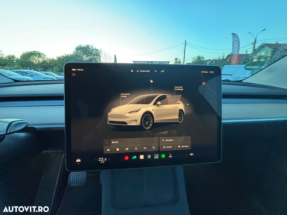 Tesla Model Y Long Range Dual Motor AWD - 7