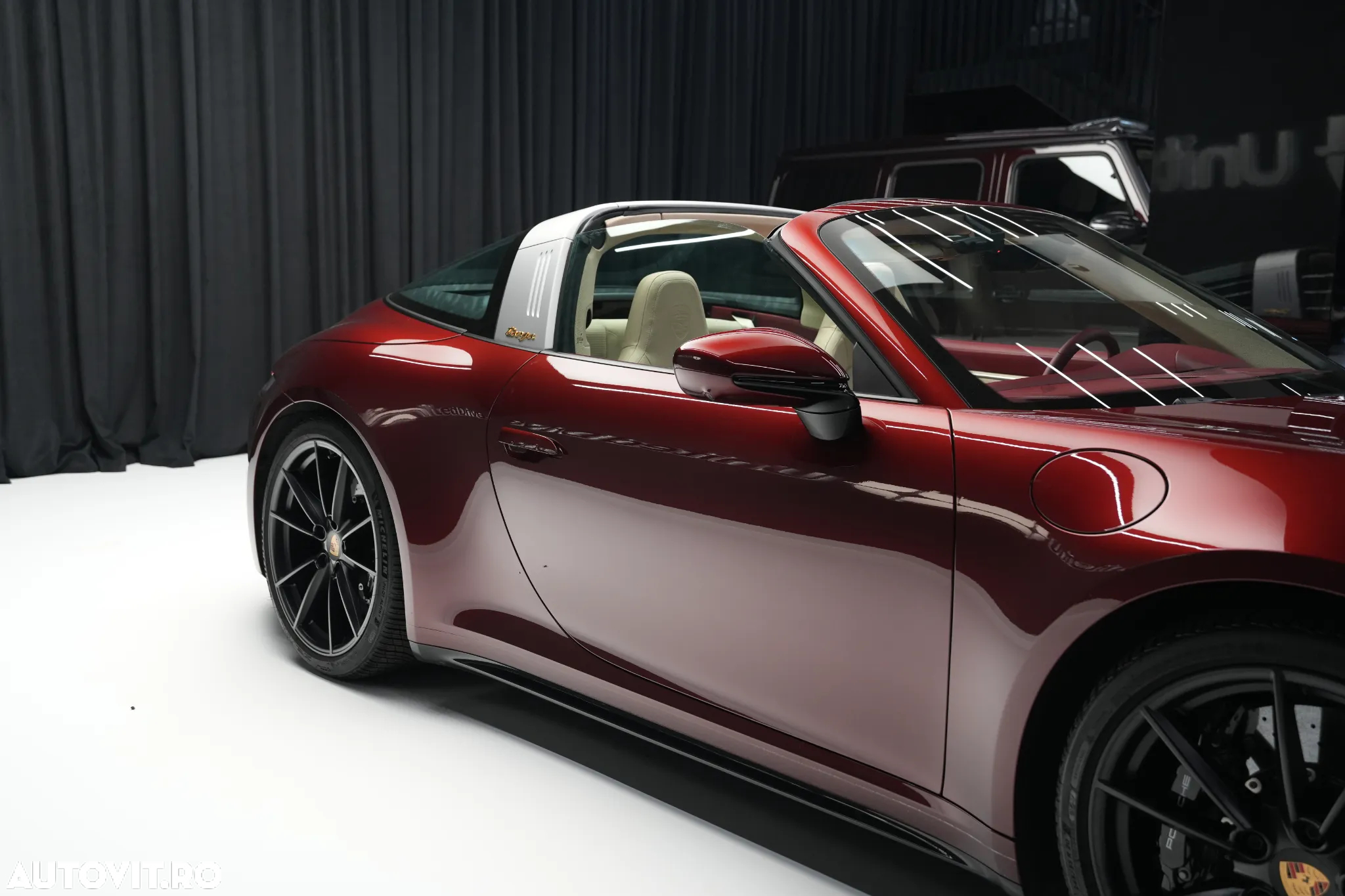 Porsche 911 Targa 4S PDK Heritage Design Edition - 35