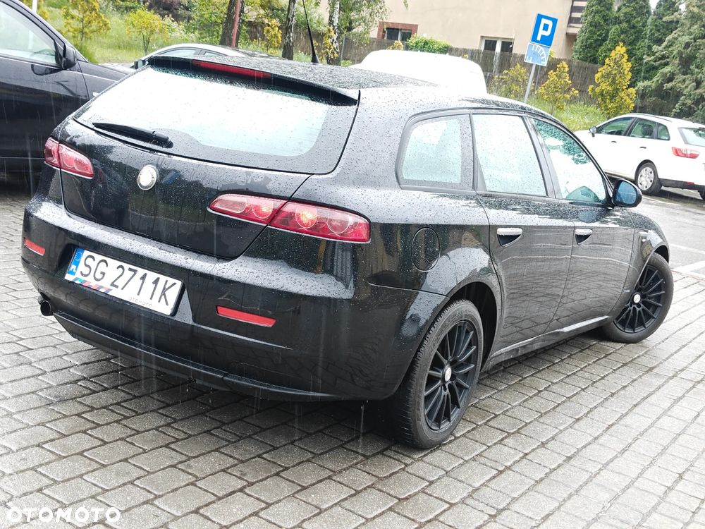 Alfa Romeo 159 1.9 JTDM 8V DPF Distinctive - 4