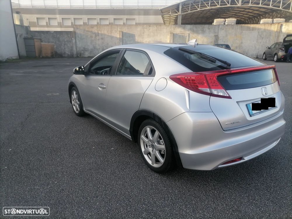 Honda Civic 1.6 i-DTEC Comfort Black Edition - 4