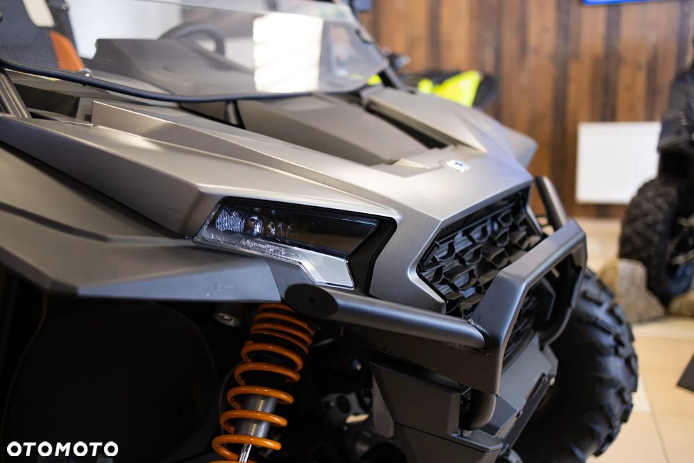 Polaris RZR - 6