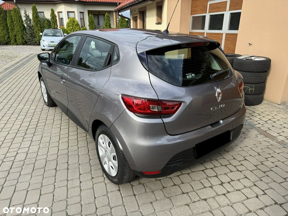 Renault Clio 1.2 16V Life - 9