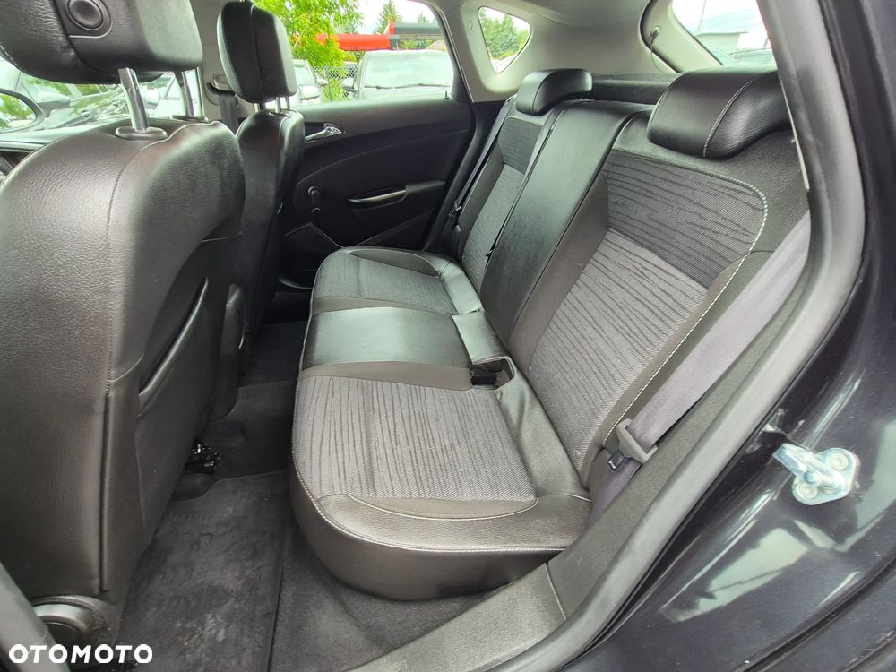 Opel Astra 1.6 CDTI Essentia - 26