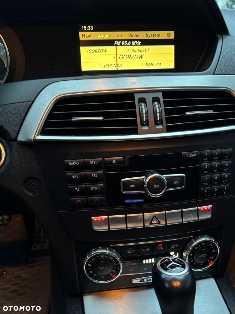 Mercedes-Benz Klasa C 250 CDI DPF 4Matic 7G-TRONIC BlueEFFICIENCY Avantgarde - 10