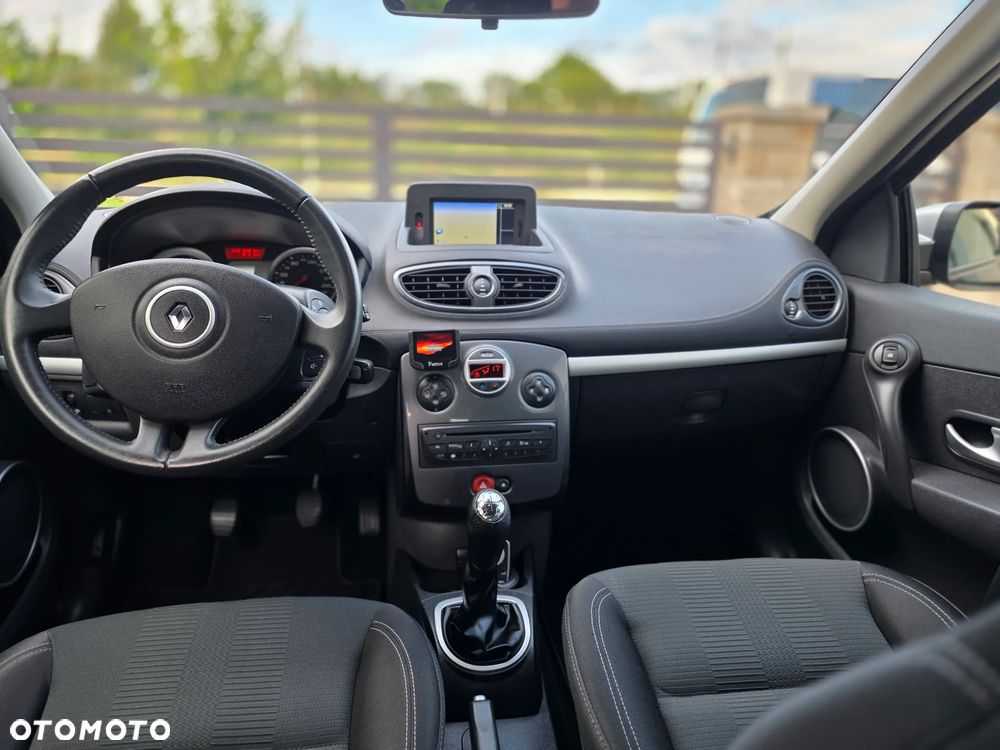 Renault Clio - 19