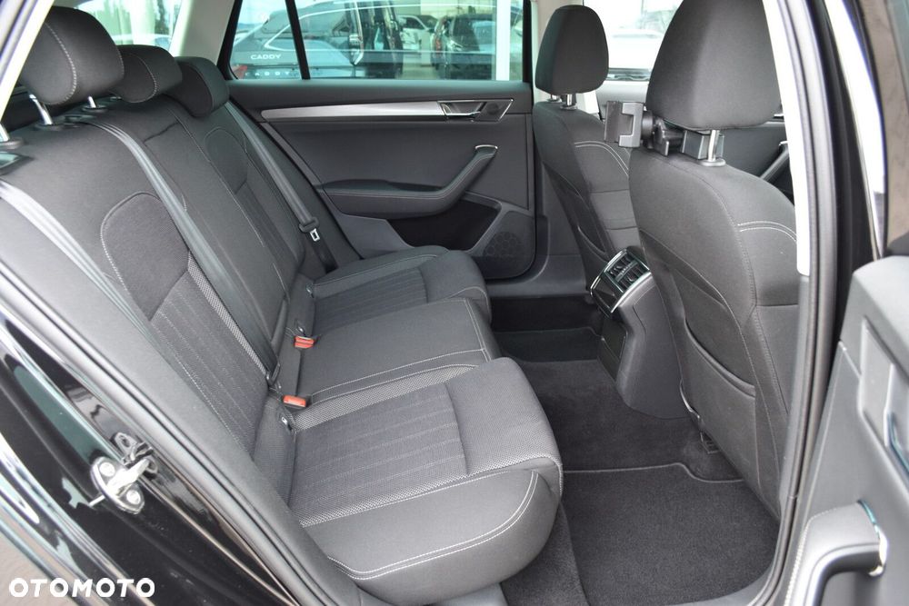 Skoda Superb 2.0 TDI SCR Style DSG - 32