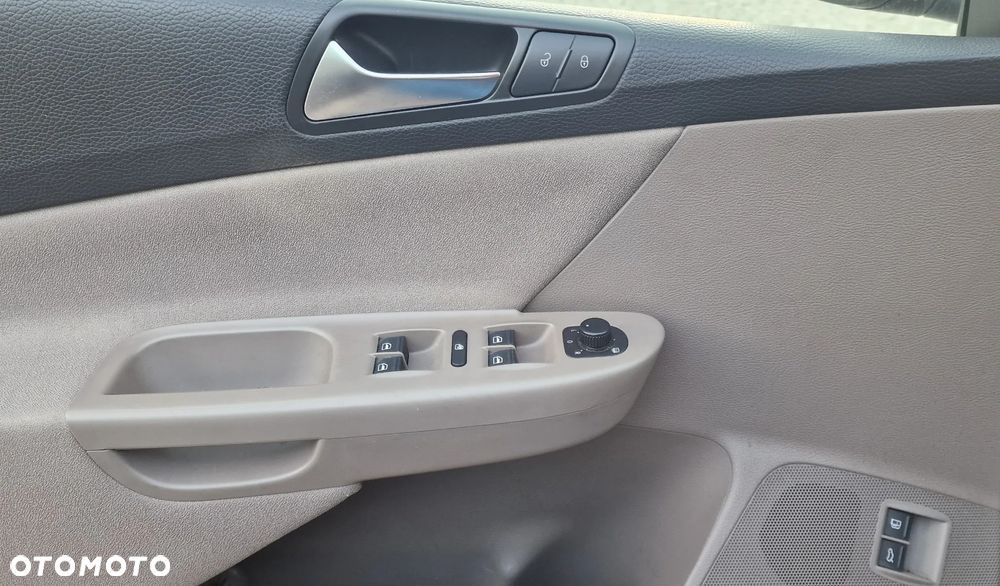 Volkswagen Passat 2.0 TDI DPF Comfortline - 19