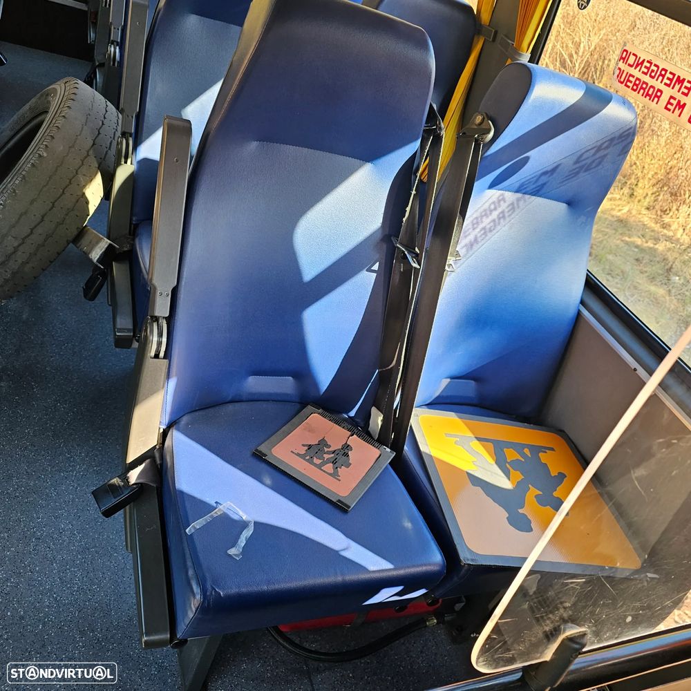 Iveco Mini Buss 21LUGARES A/C - 7