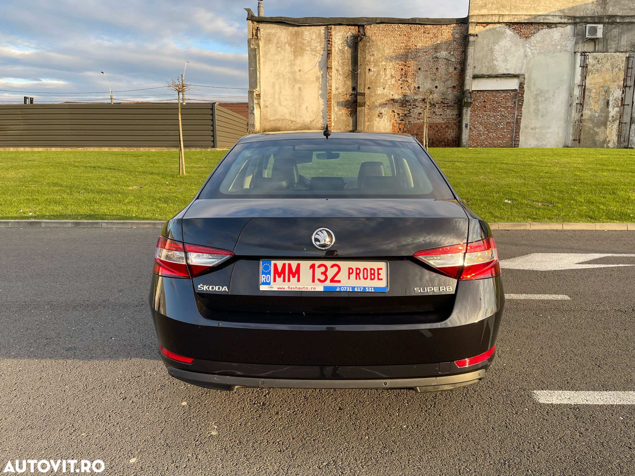 Skoda Superb 2.0 TDI DSG Premium Edition - 6