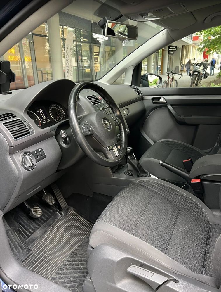 Volkswagen Touran 2.0 TDI DPF Comfortline - 8