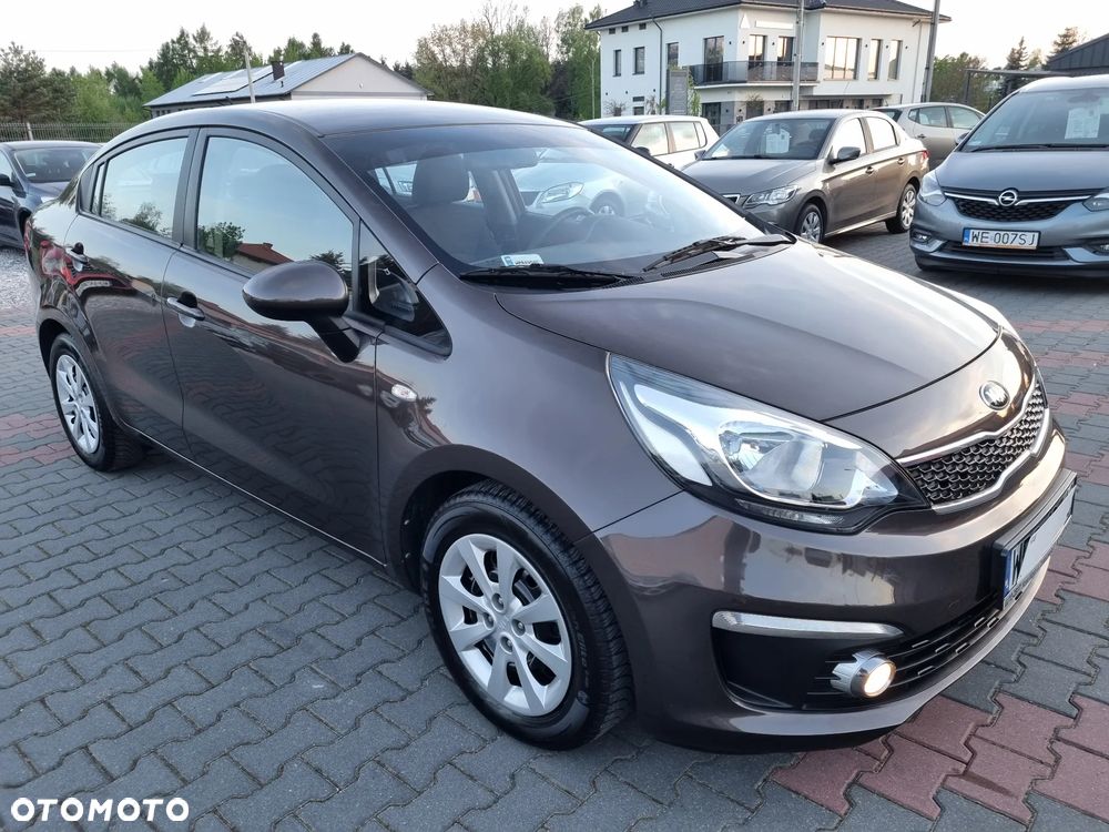 Kia Rio 1.2 L - 3