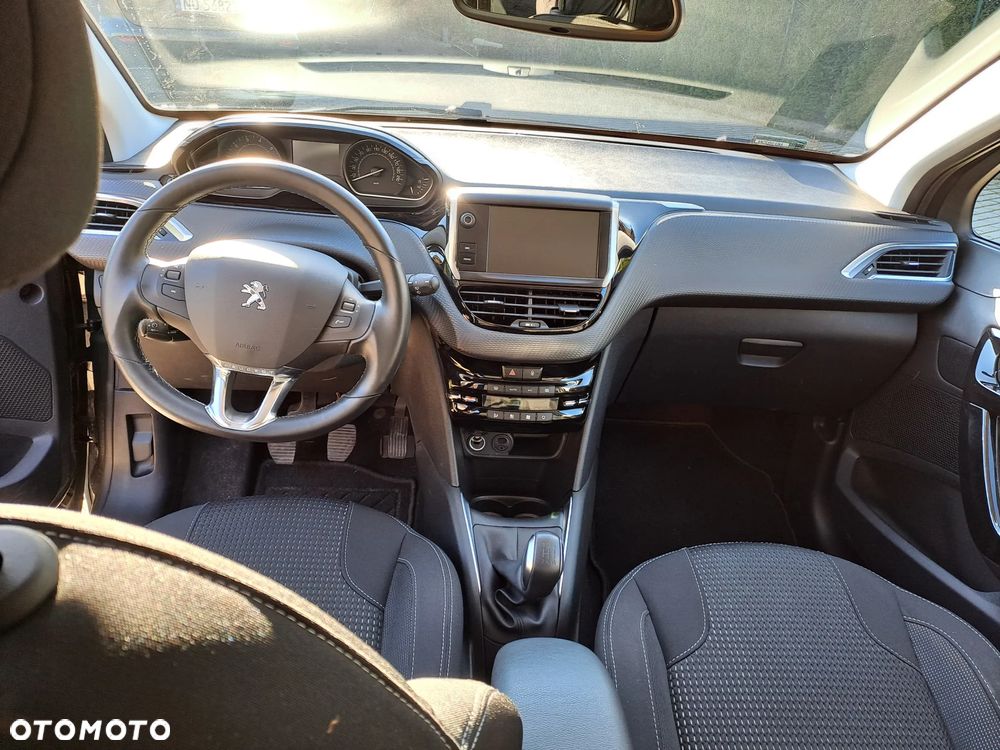Peugeot 208 1.2 PureTech Allure - 5