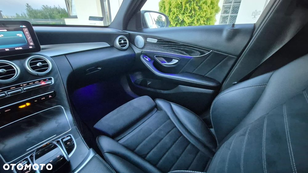 Mercedes-Benz Klasa C 220 d 9G-TRONIC - 26