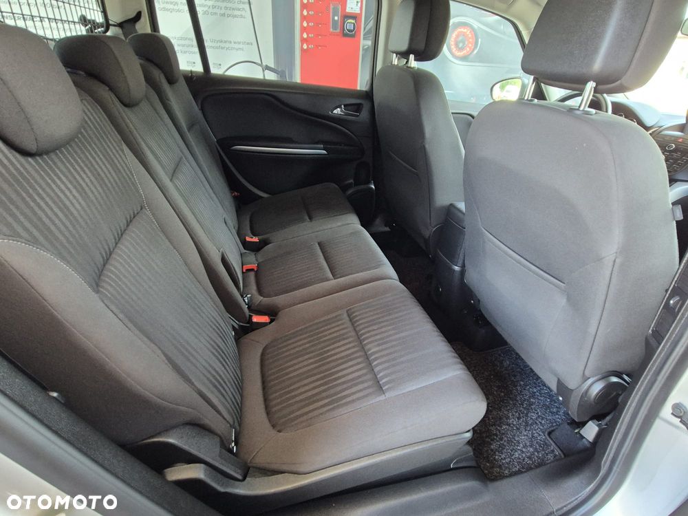 Opel Zafira Tourer 1.4 Turbo Business Innovation - 31