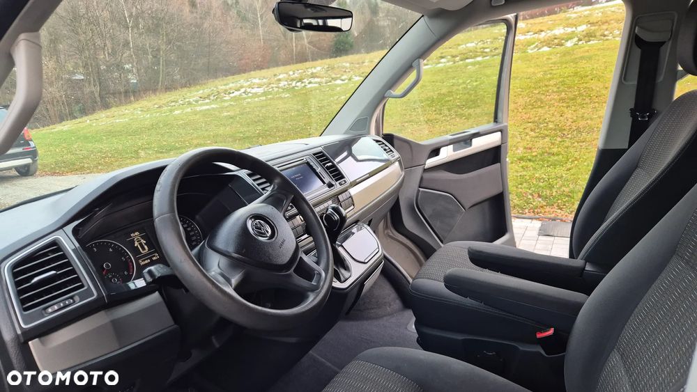 Volkswagen Multivan - 11