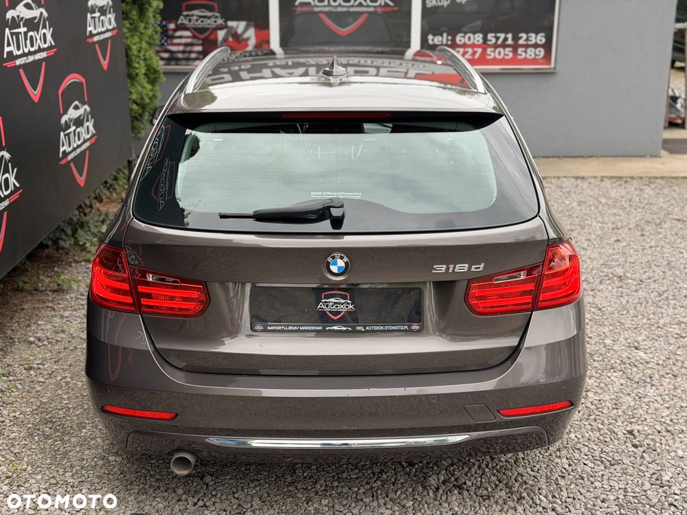 BMW Seria 3 318d Luxury Line EU6 - 12