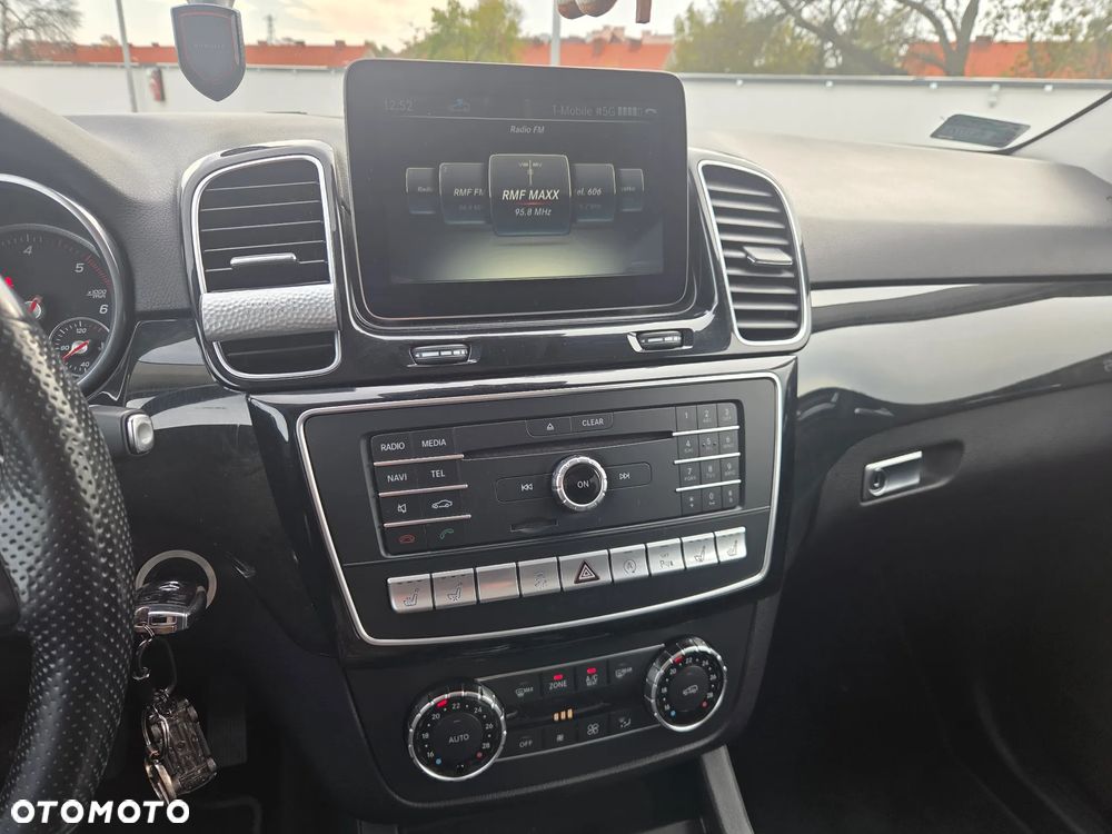 Mercedes-Benz GLE - 30