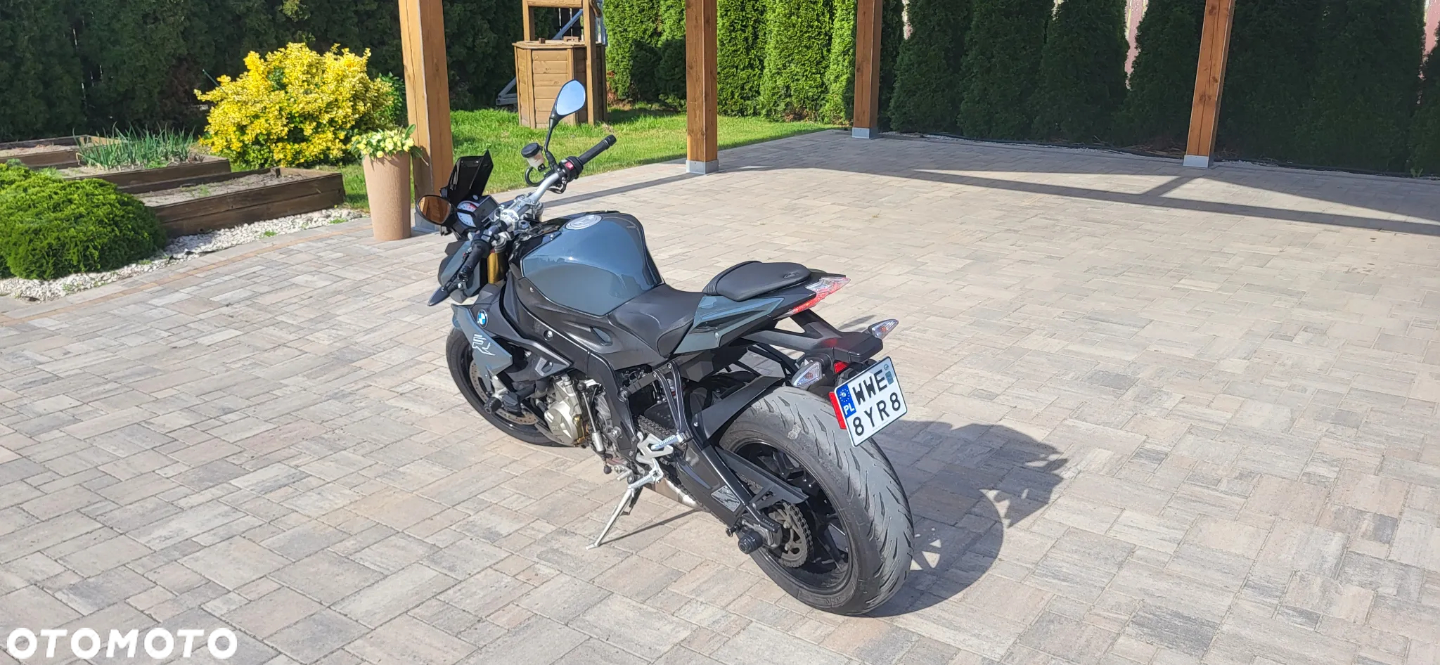 BMW S - 4