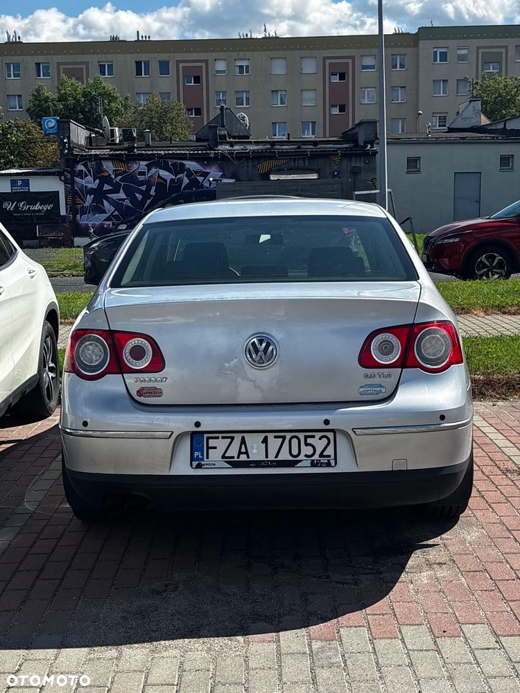 Volkswagen Passat 2.0 TDI Trendline - 9