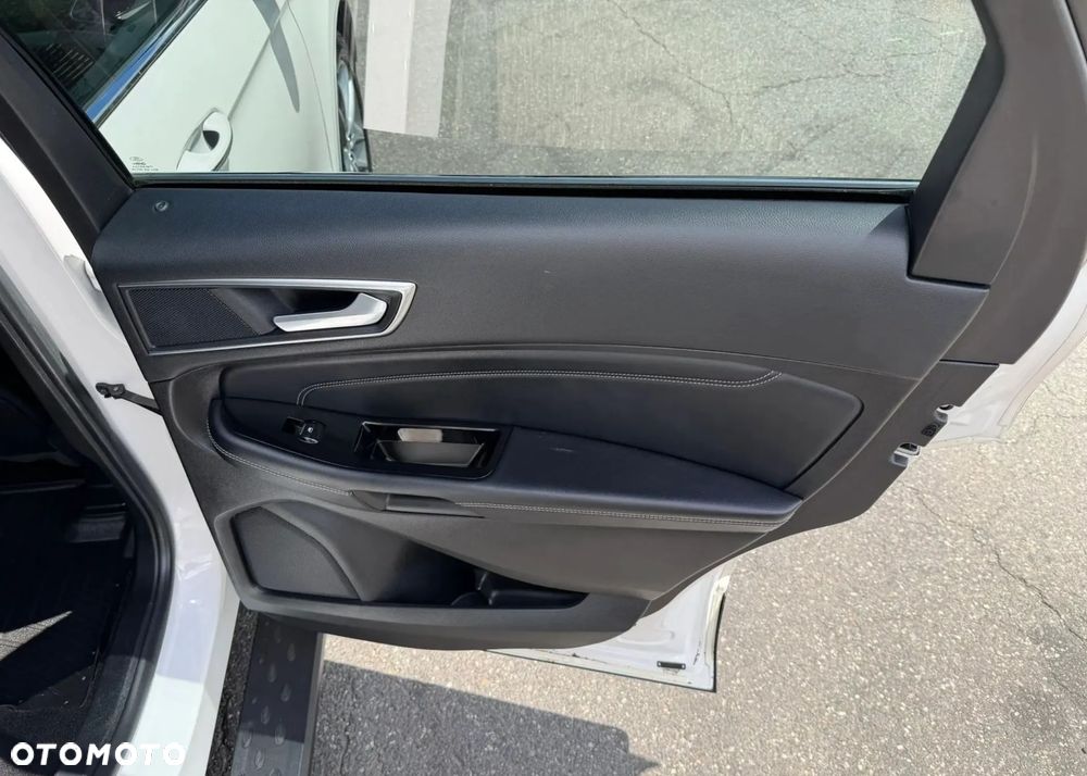 Ford Edge - 36