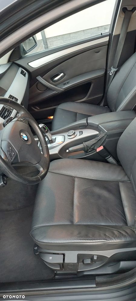 BMW Seria 5 525d - 13