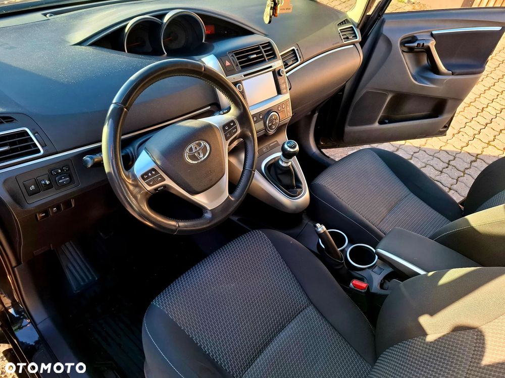 Toyota Verso 1.8 Premium 7os - 6