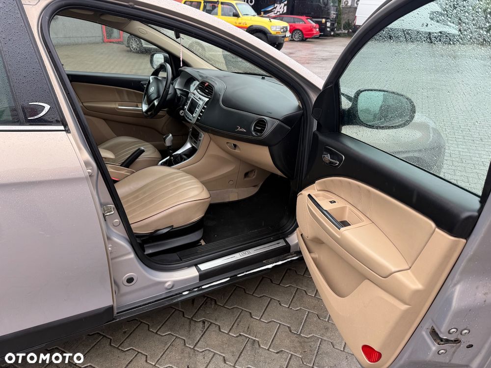 Lancia Delta 1.6 MJ Platino - 18