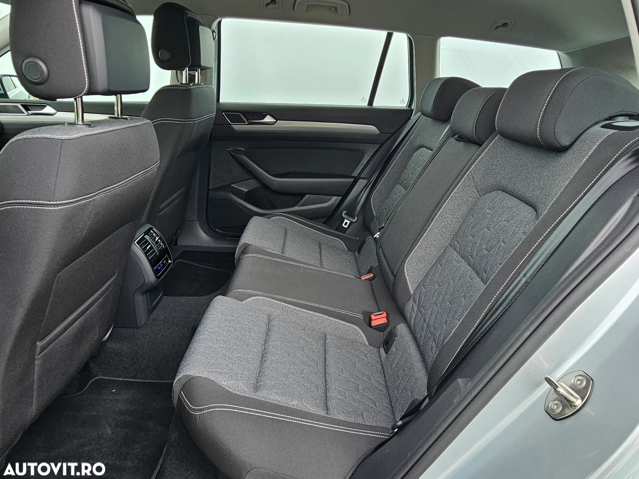 Volkswagen Passat Variant 2.0 TDI DSG Comfortline - 14