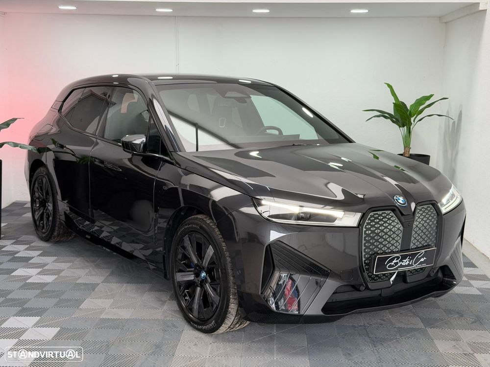 BMW iX xDrive 50 Pack Desportivo - 1