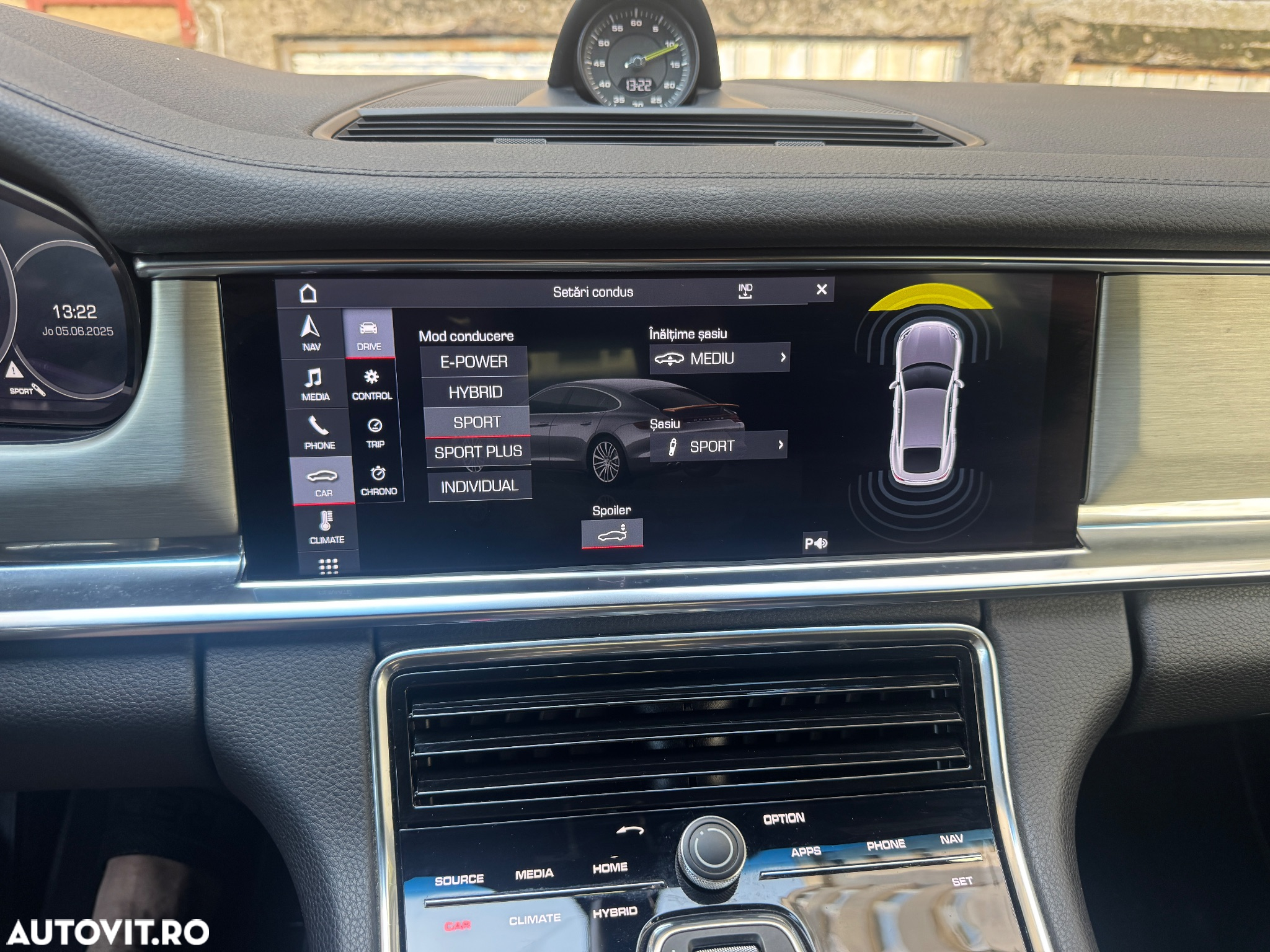 Porsche Panamera 4 E-Hybrid - 18