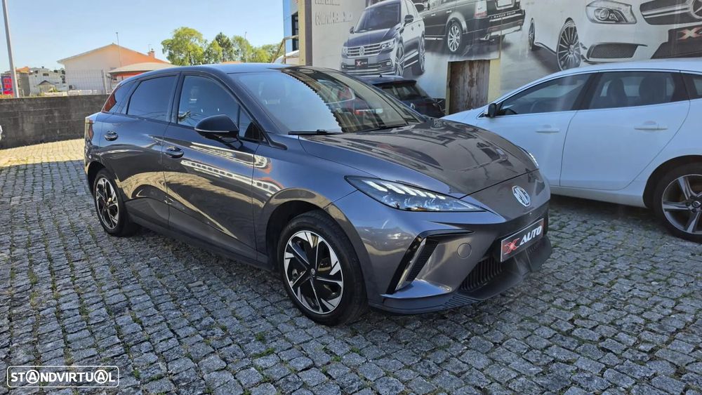 MG MG4 64 kWh Luxury - 2