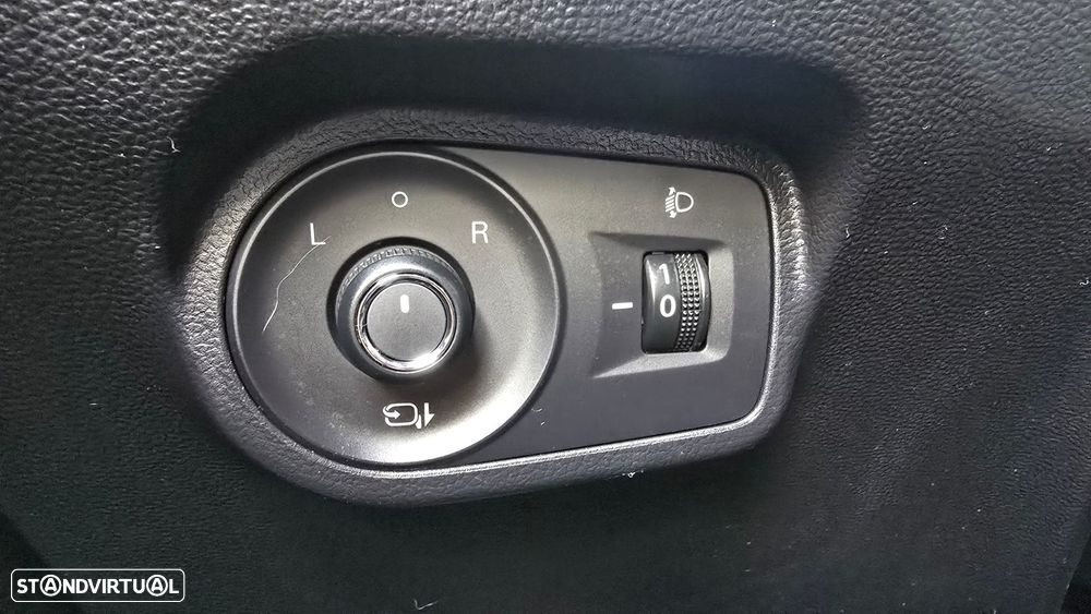 MG MG4 64 kWh Luxury - 11