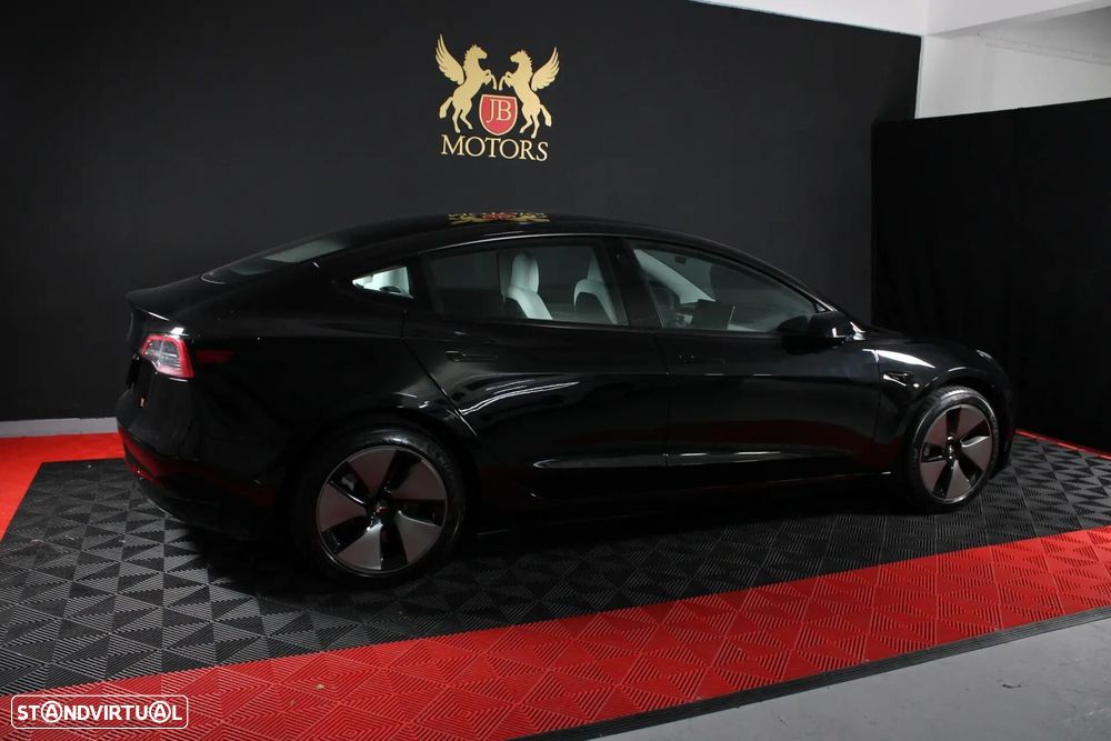 Tesla Model 3 Standard Range Plus RWD - 3
