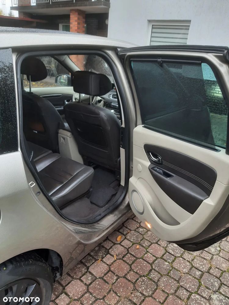 Renault Grand Scenic - 19