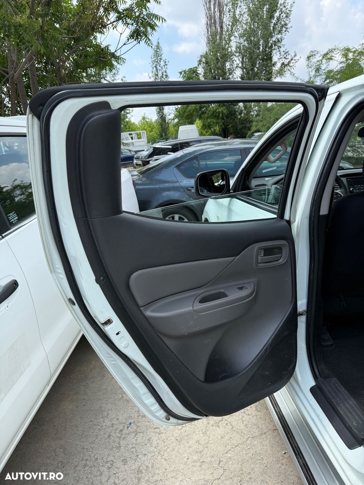 Mitsubishi L200 Double Cab M/T Intense - 15