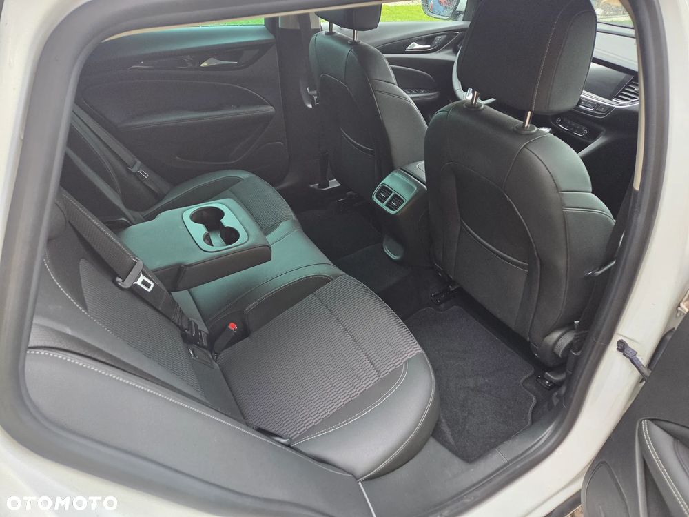 Opel Insignia 1.5 T Exclusive S&S Eco - 22